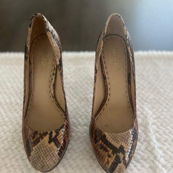 Coach Heels - Picture 6 of 6